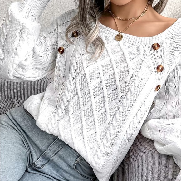 unbranded Sweaters - White knit sweater. Size Large. Fall is coming y’all!!
